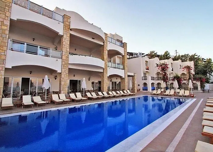 Hotel Middle Town 4*