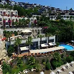 Otel Middle Town 4*